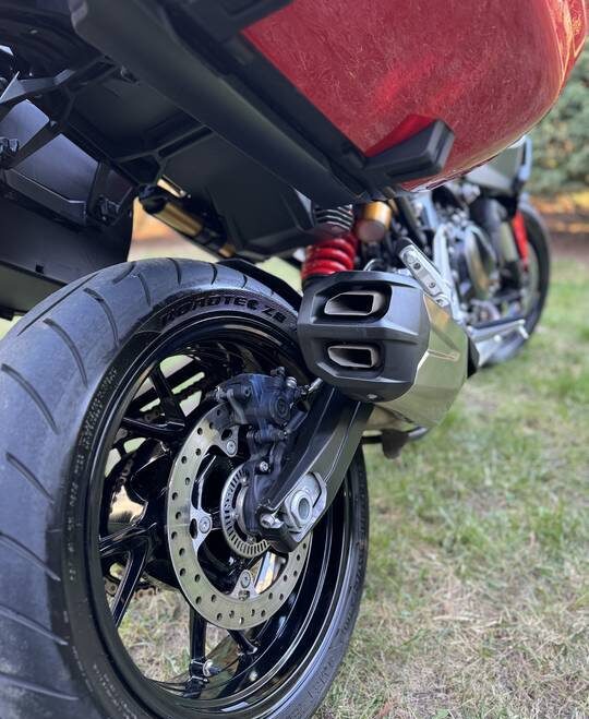
								BMW F900 XR full									