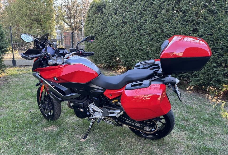 
								BMW F900 XR full									