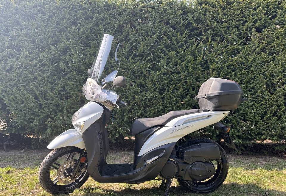 
								Yamaha Xenter 125 full									