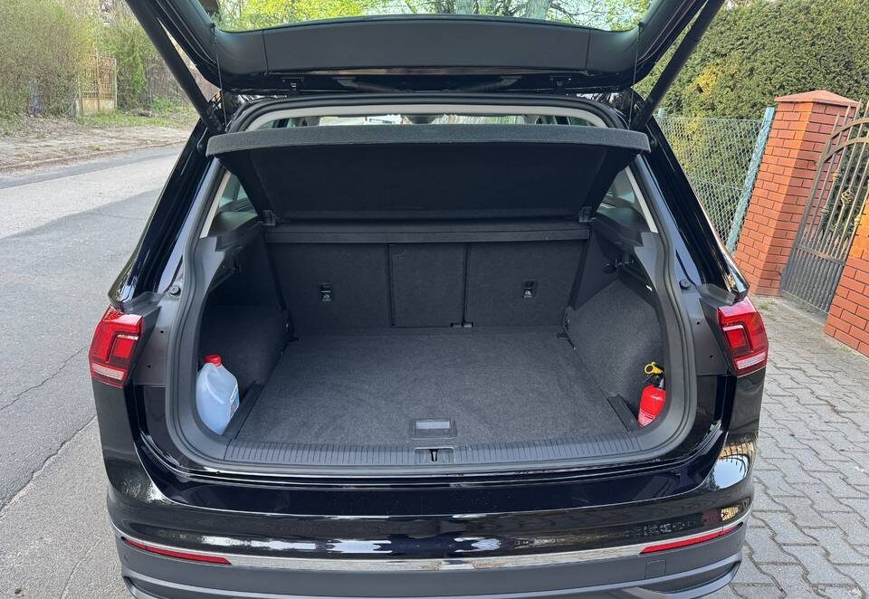 
								Volkswagen Tiguan full									