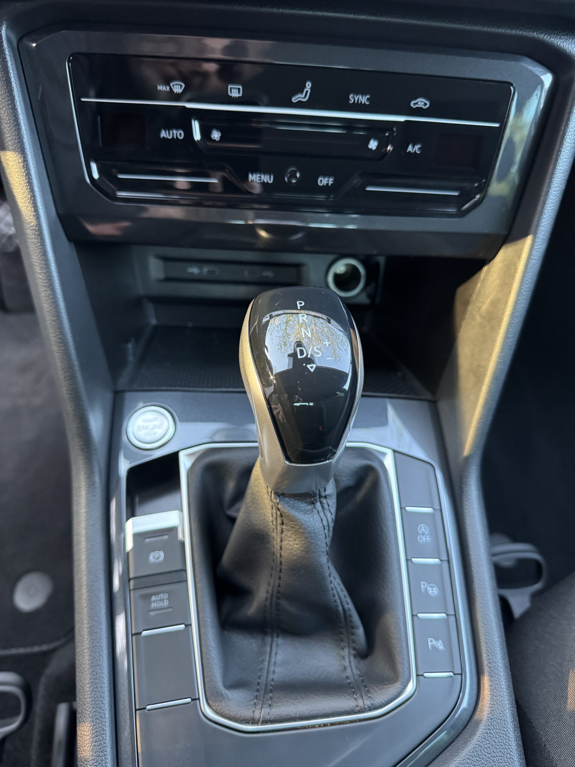 
								Volkswagen Tiguan full									