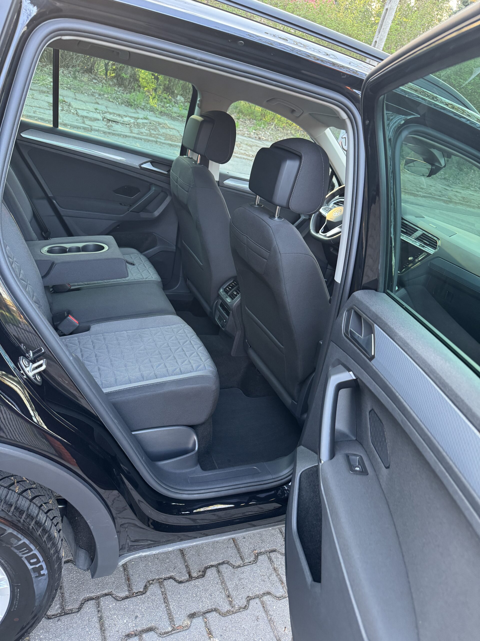 
								Volkswagen Tiguan full									