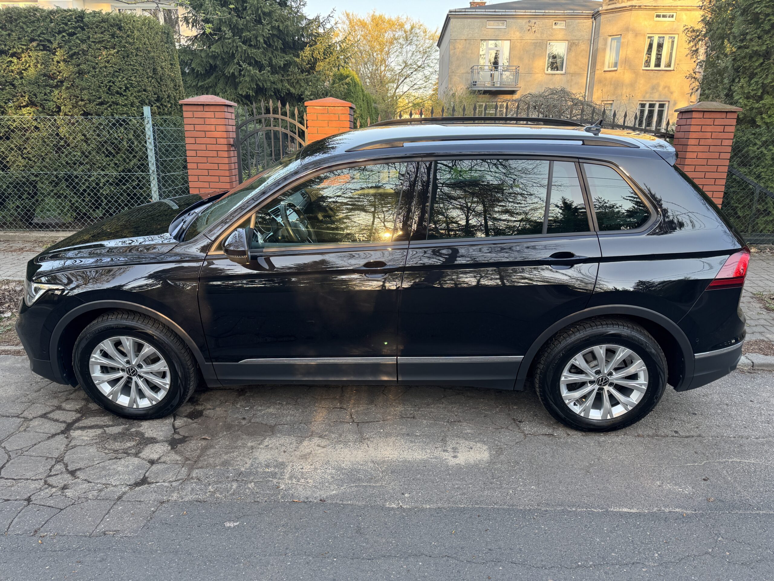 
								Volkswagen Tiguan full									